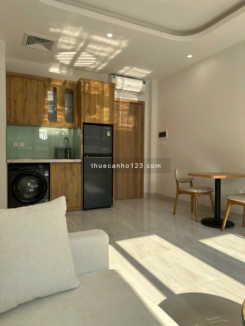 Cho thuê căn hộ 1PN rộng 55m2 tại Tứ Liên, Tây Hồ, đầy đủ nội thất đẹp hiện đại