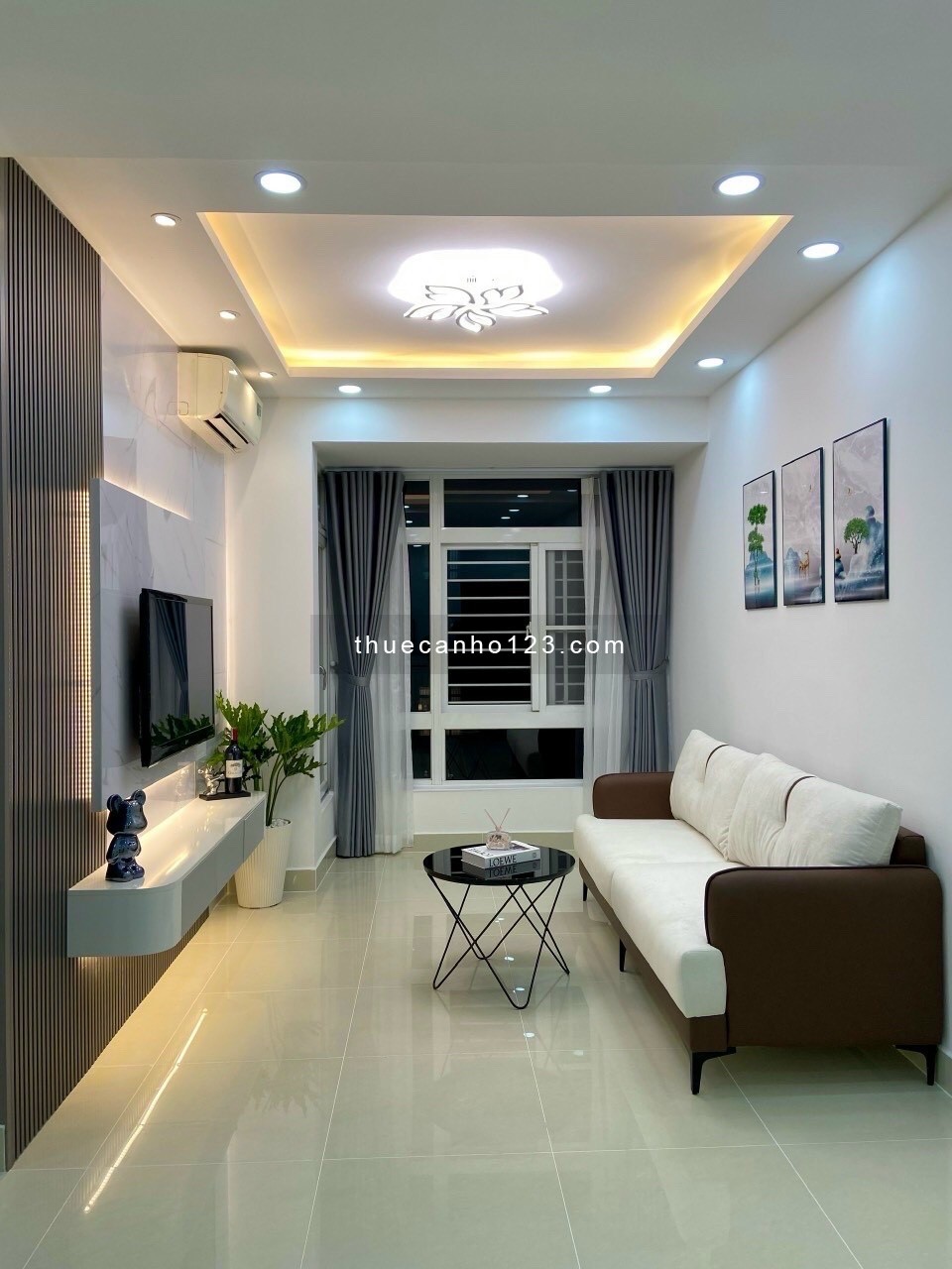 Em chuyên cho thuê Sky Garden PMH 2-3 phòng ngủ chỉ từ 11 triệu. Cam kết 100% nhà đẹp, giá tốt