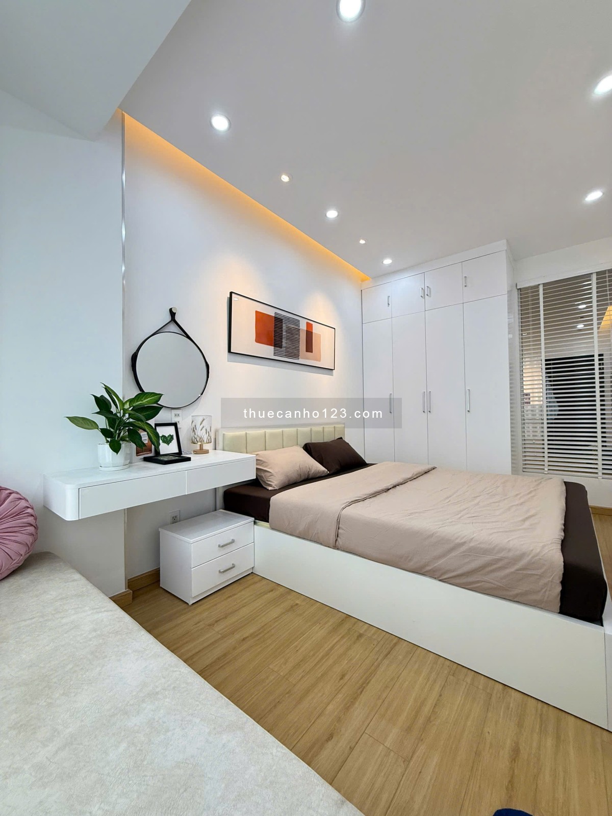 Em chuyên cho thuê Sky Garden PMH 2-3 phòng ngủ chỉ từ 11 triệu. Cam kết 100% nhà đẹp, giá tốt