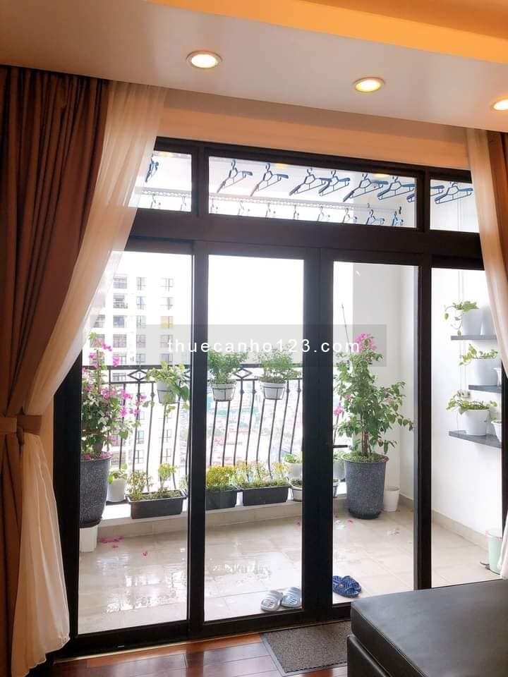 (Chính chủ) cho thuê căn 2PN full đồ đẹp Royal City, vào được ngay, giá 17 triệu (miễn trung gian)