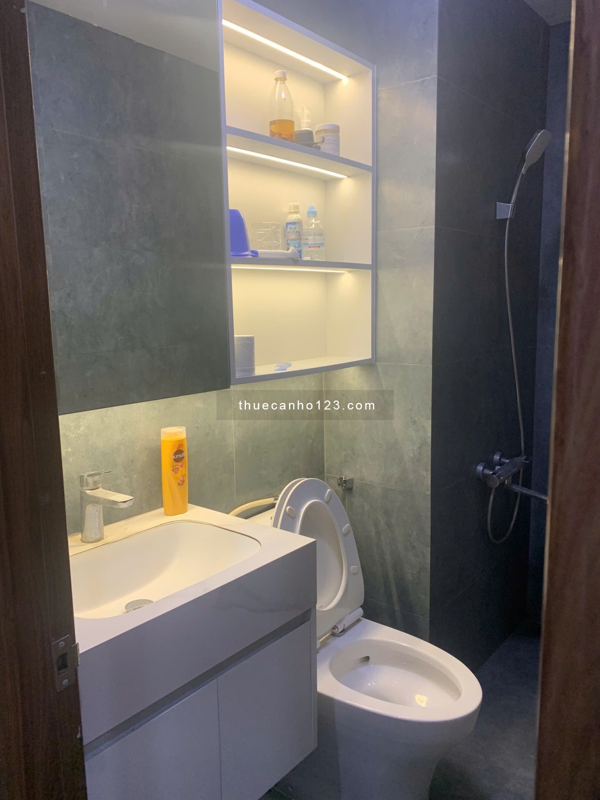 Cho thuê căn 2PN tòa The Pride Tố Hữu full nội thất