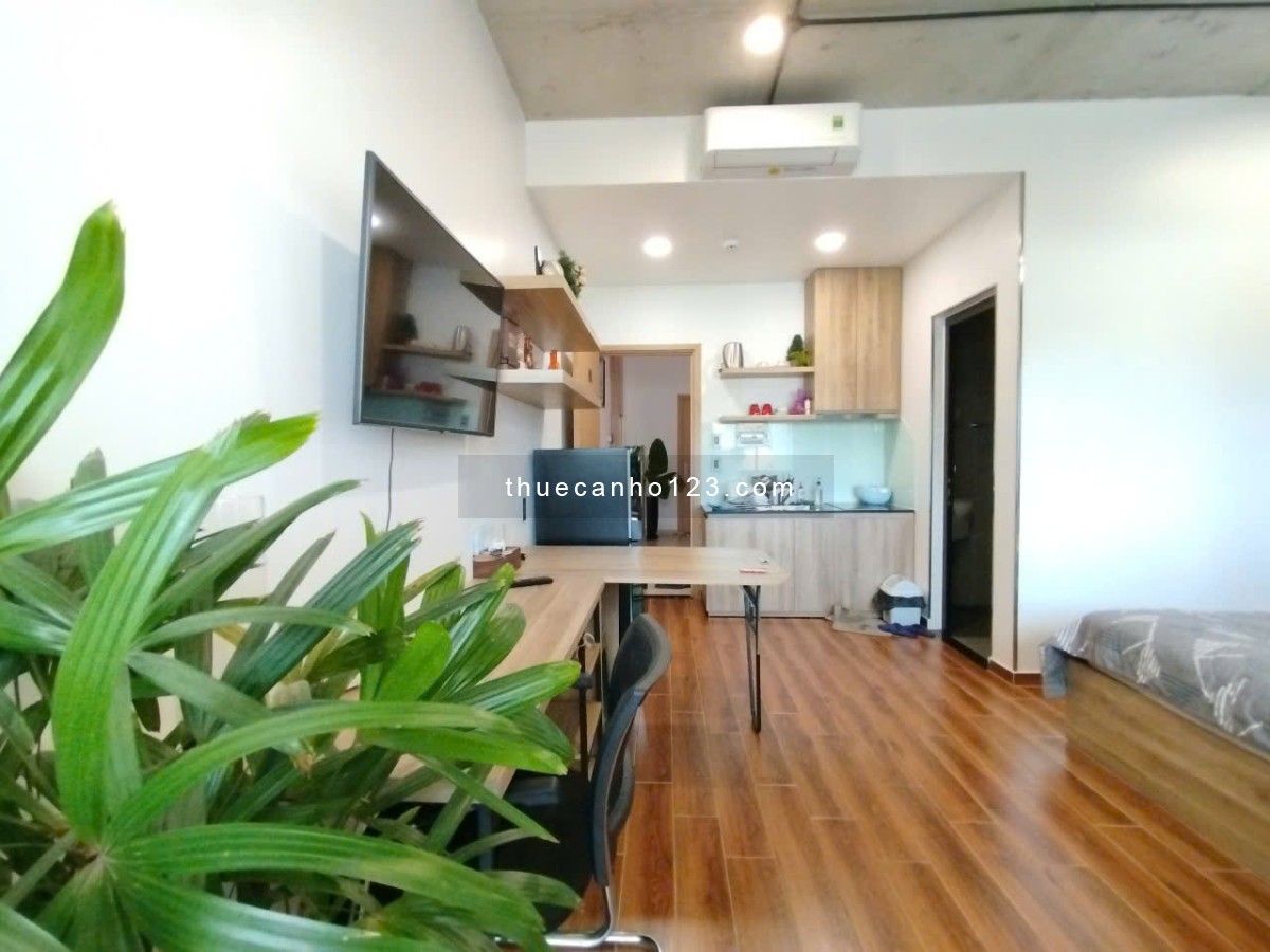 Cho thuê căn hộ Q3 Studio ban công sân vưởn 50m2, Thang máy, Hà Đô Centrosa, Sài Gòn Mall, Hồ Kỳ Hòa