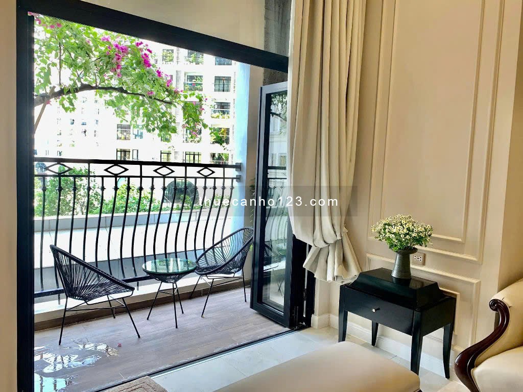 Chính chủ cho thuê duplex 180 m2 vip nhất Royal City giá 30 triệu, LH: 0912 396 400 - miễn TG)
