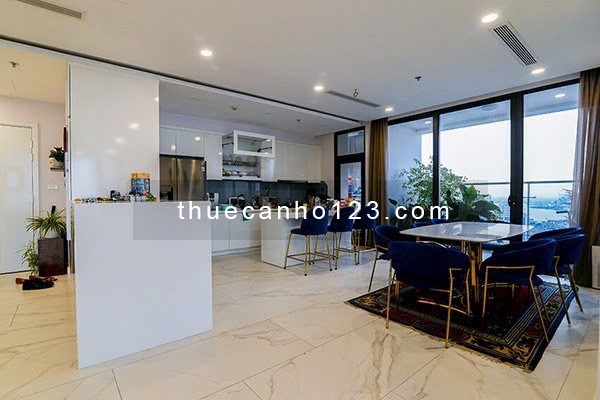 Cho thuê căn 3PN góc vip R3 đồ đẹp nhất dự án giá tốt, LH: 0912 396 400 (miễn trung gian)