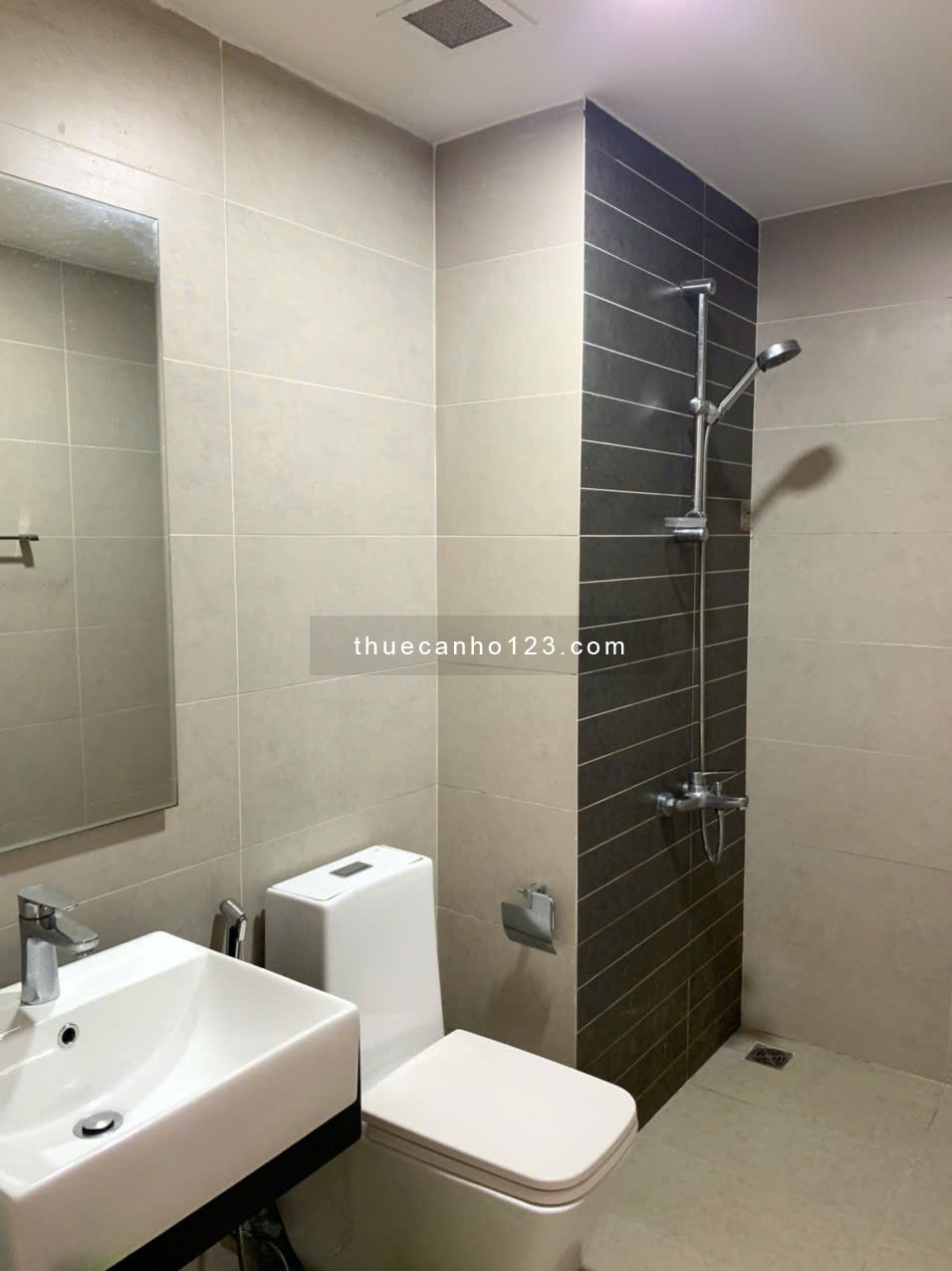 Sunrise City View, 38m2, Rèm, Bếp, Máy Lạnh, Cho thuê 9.5Tr/tháng Hotline : 0906233195