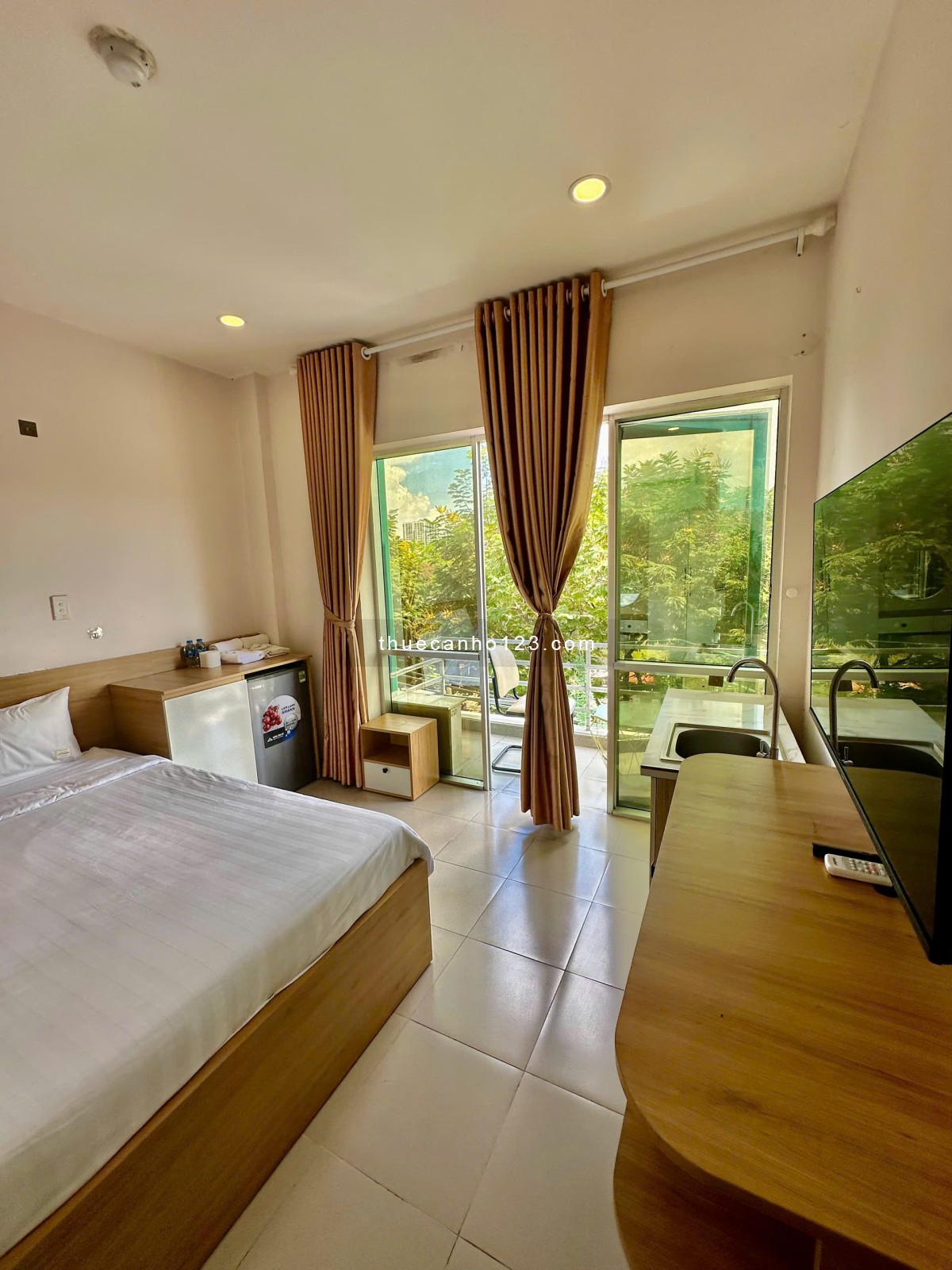 Cho thuê phòng studio – ban công siêu rộng – full nội thất – Giá chỉ 6.2 triệu/tháng