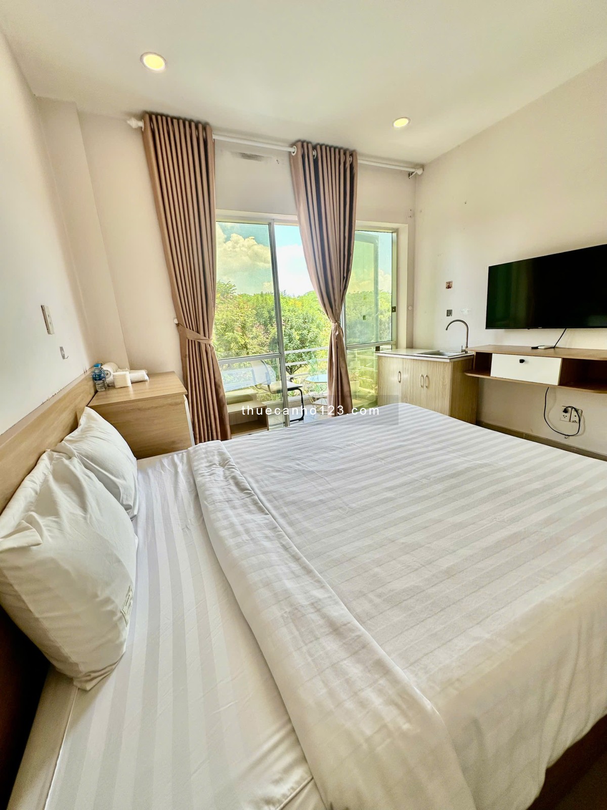 Cho thuê phòng studio – ban công siêu rộng – full nội thất – Giá chỉ 6.2 triệu/tháng