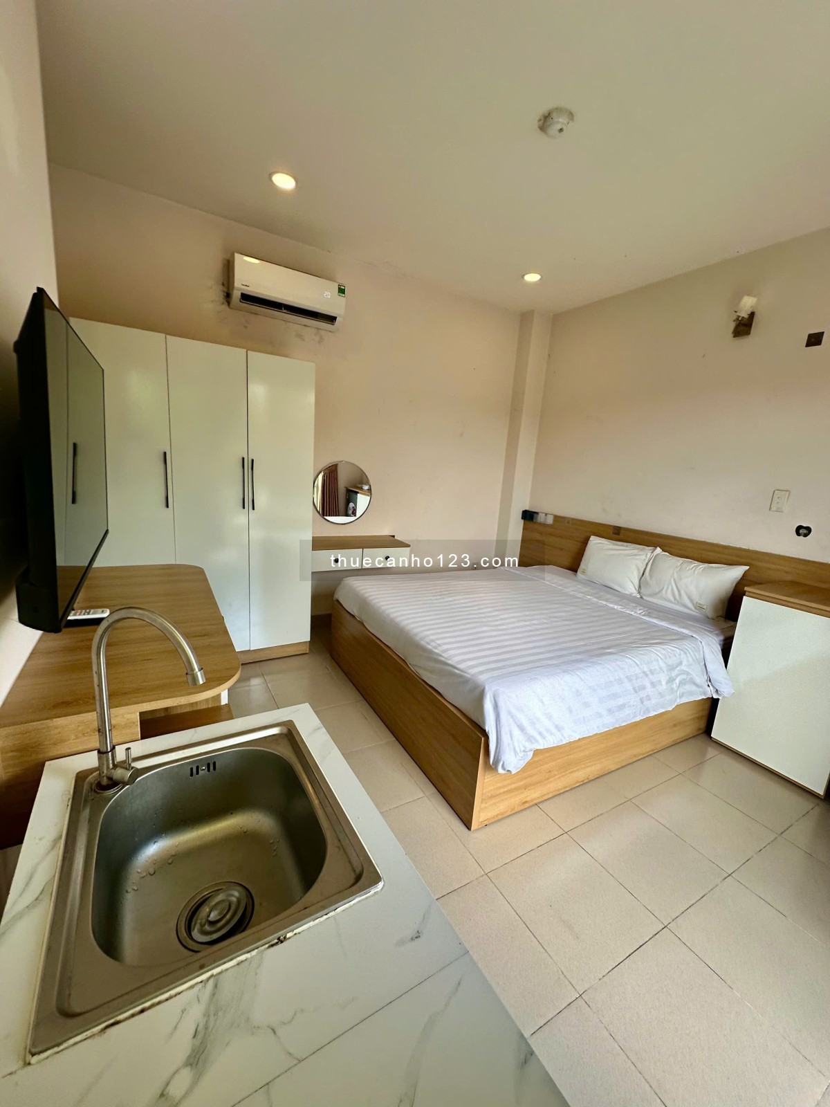 Cho thuê phòng studio – ban công siêu rộng – full nội thất – Giá chỉ 6.2 triệu/tháng