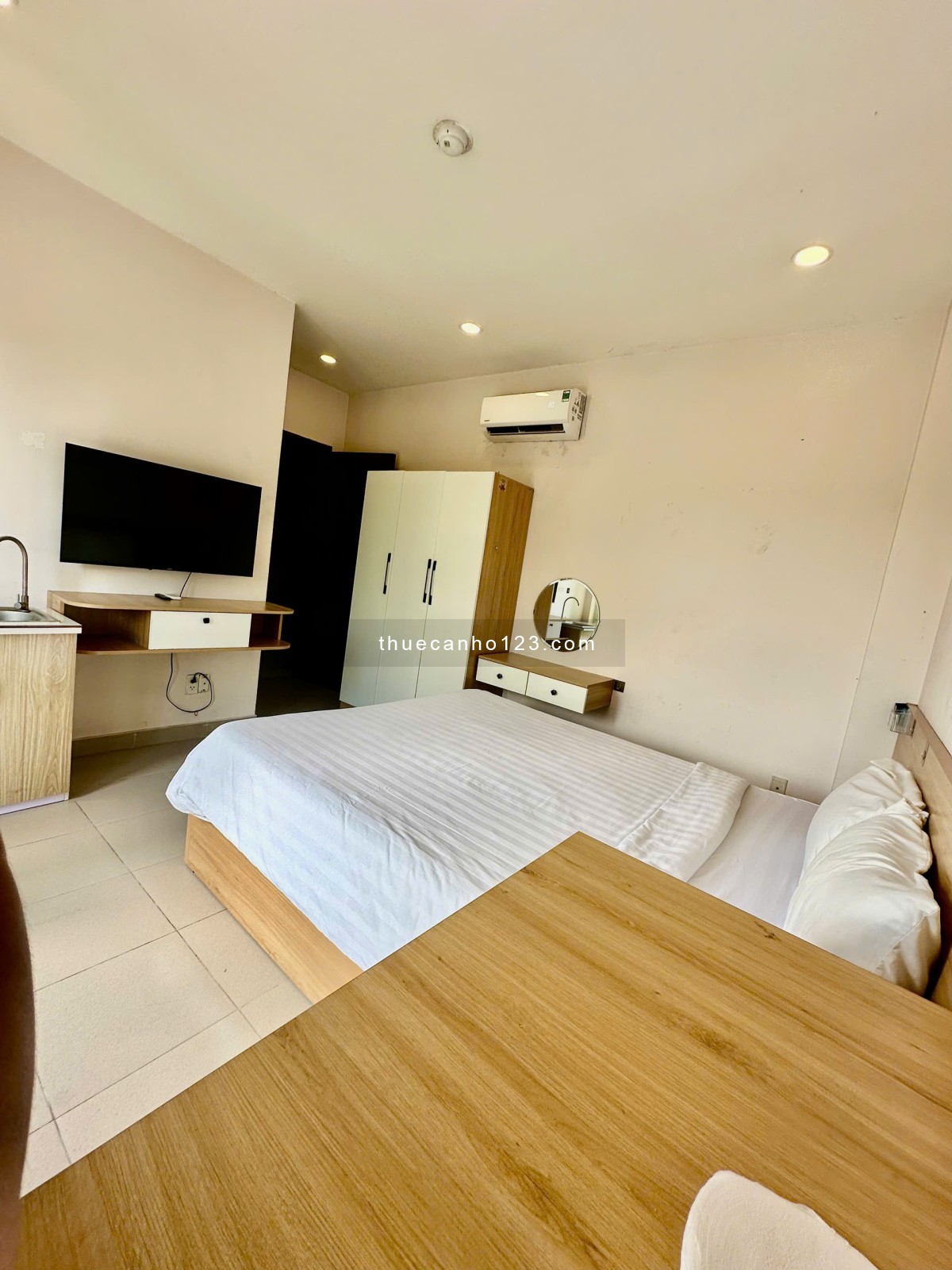 Cho thuê phòng studio – ban công siêu rộng – full nội thất – Giá chỉ 6.2 triệu/tháng