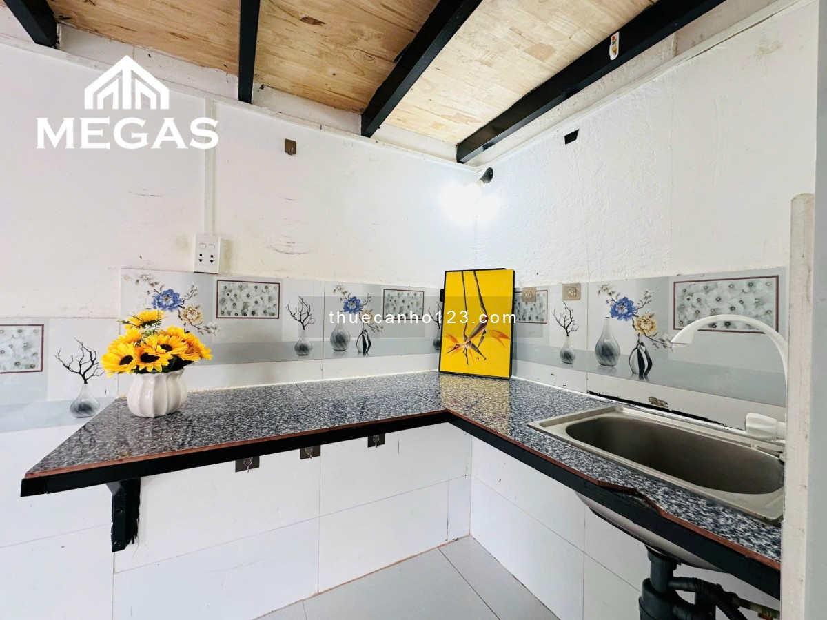 Căn hộ Ban Công Gác Cao Ngay Vòng Xoay Phú Lâm - Cư xã Phú Lâm