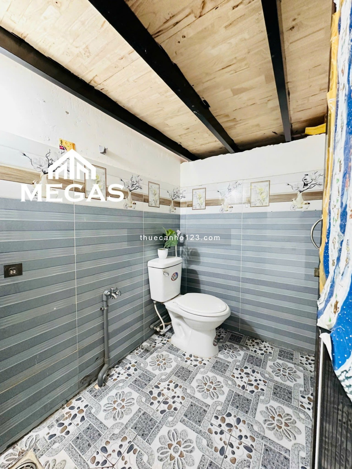 Căn hộ Ban Công Gác Cao Ngay Vòng Xoay Phú Lâm - Cư xã Phú Lâm