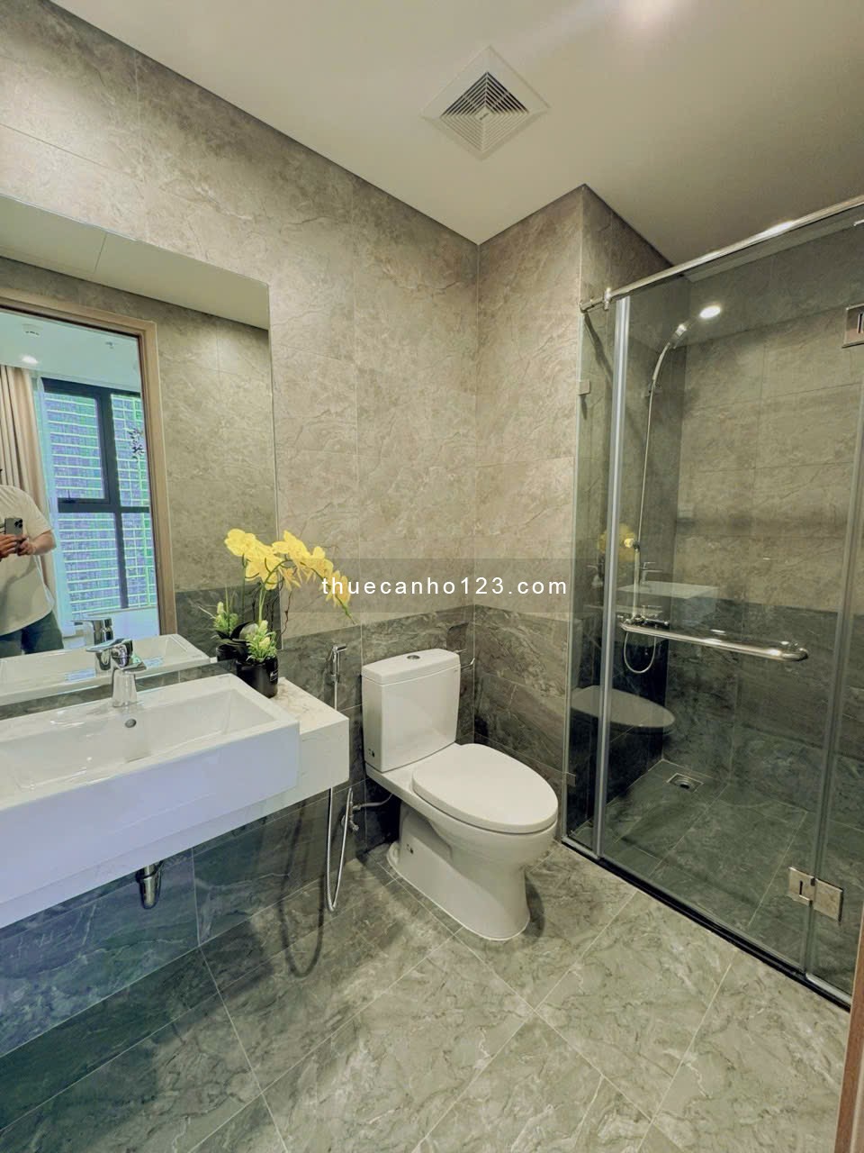 Chính chủ cho thuê căn hộ đẹp 2PN2WC tại Vinhome Ocean Park Tòa Pavilon full đồ đẹp tiện ích ngập