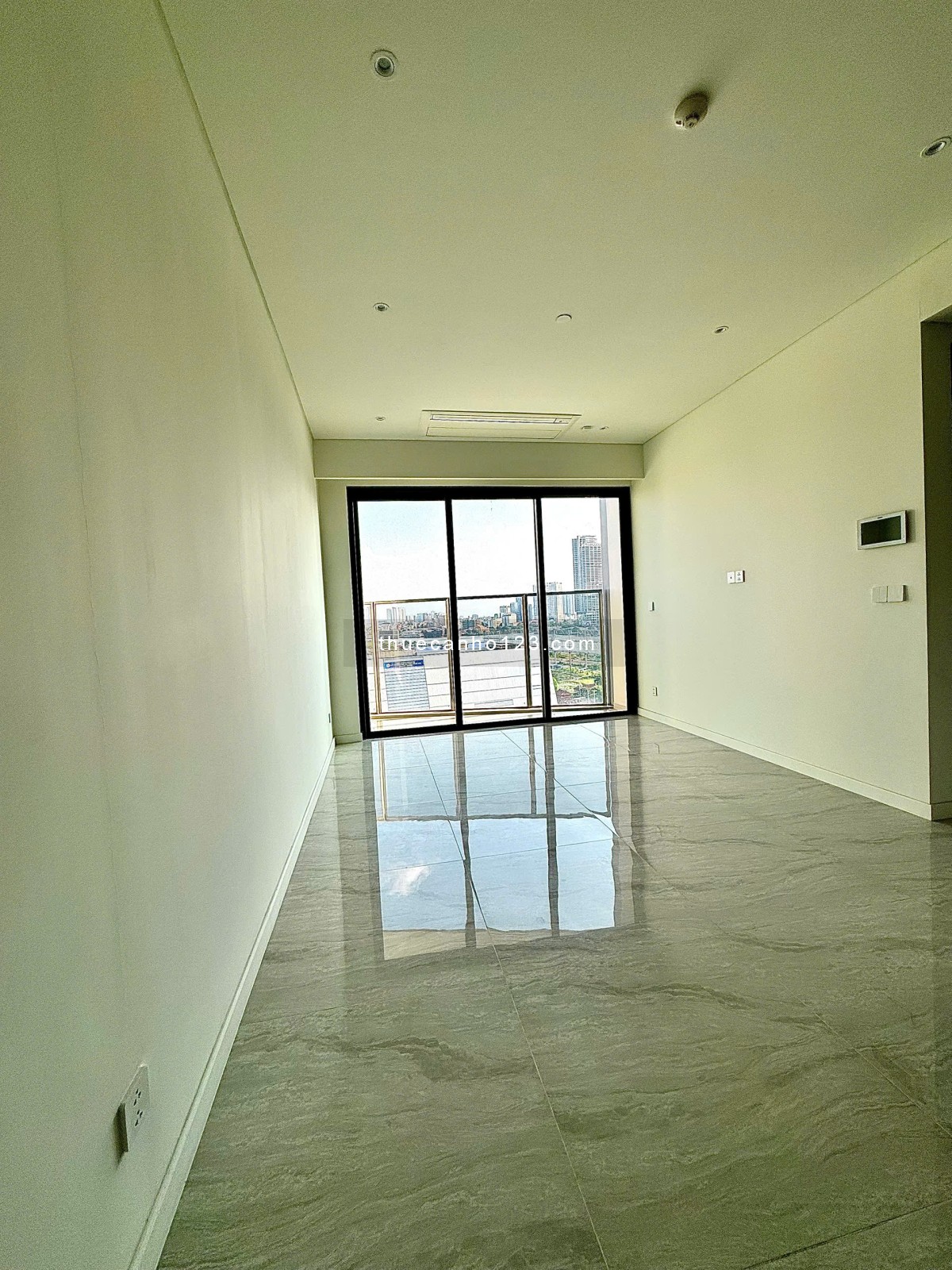 The Opera – Cho thuê căn 2PN, nội thất cơ bản – Giá tốt nhất thị trường