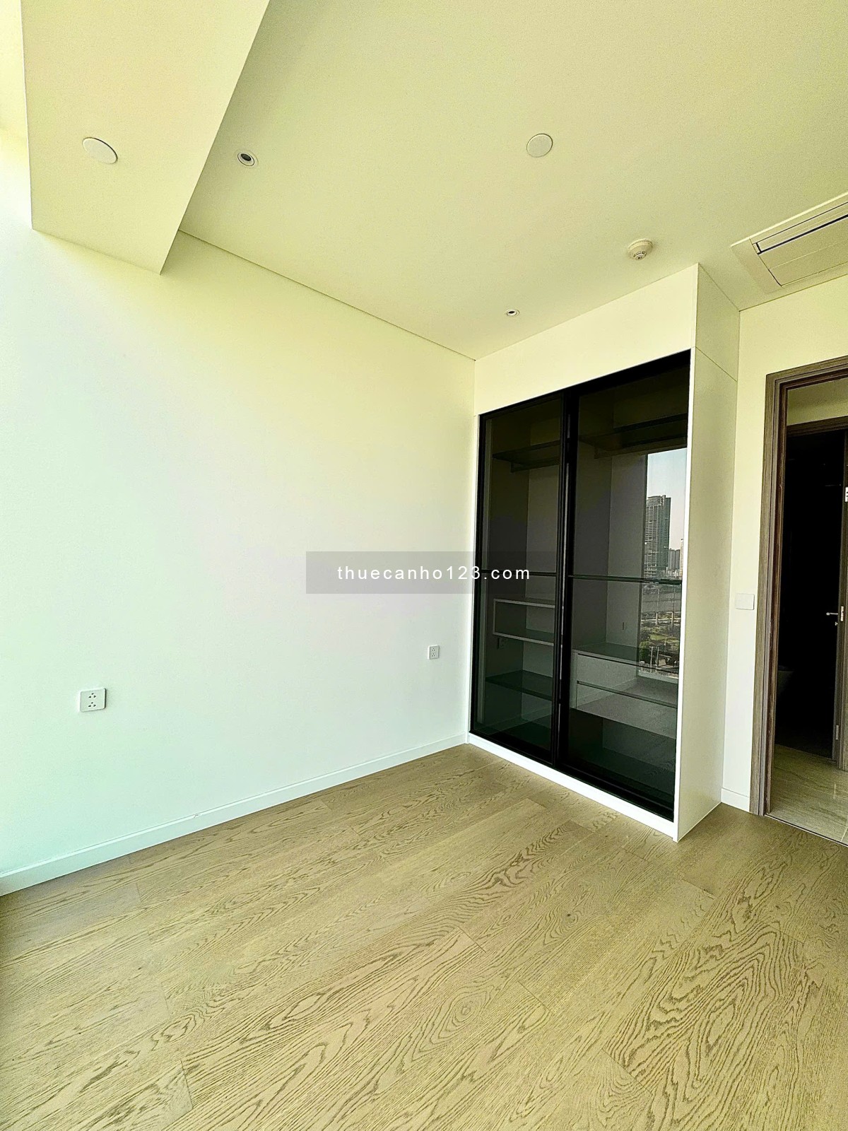 The Opera – Cho thuê căn 2PN, nội thất cơ bản – Giá tốt nhất thị trường