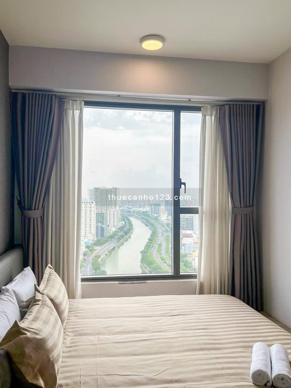 Cho Thuê Căn Hộ 2 Phòng ngủ River Gate Quận 4