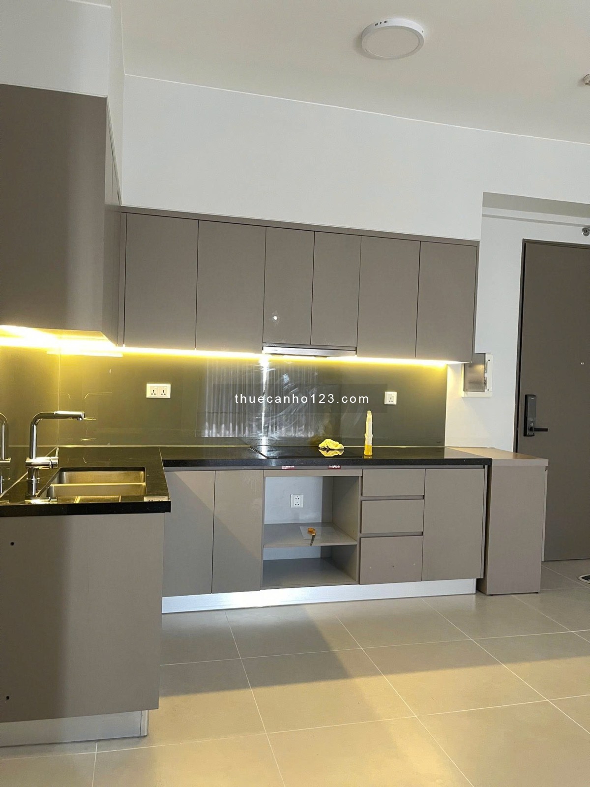 Cho thuê căn chung cư Kingdom Tô Hiến Thành, q10: 80m2 - 2p ngủ - NTCb - 19tr