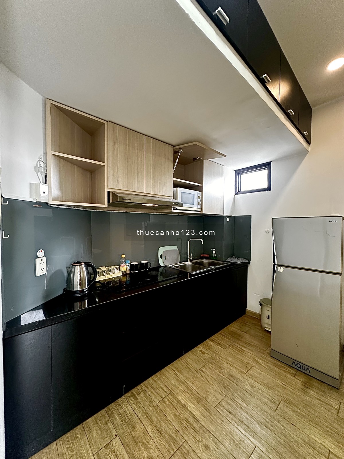 Căn hộ giá rẻ có thang máy, view bờ kè Hoàng Sa Quận 3