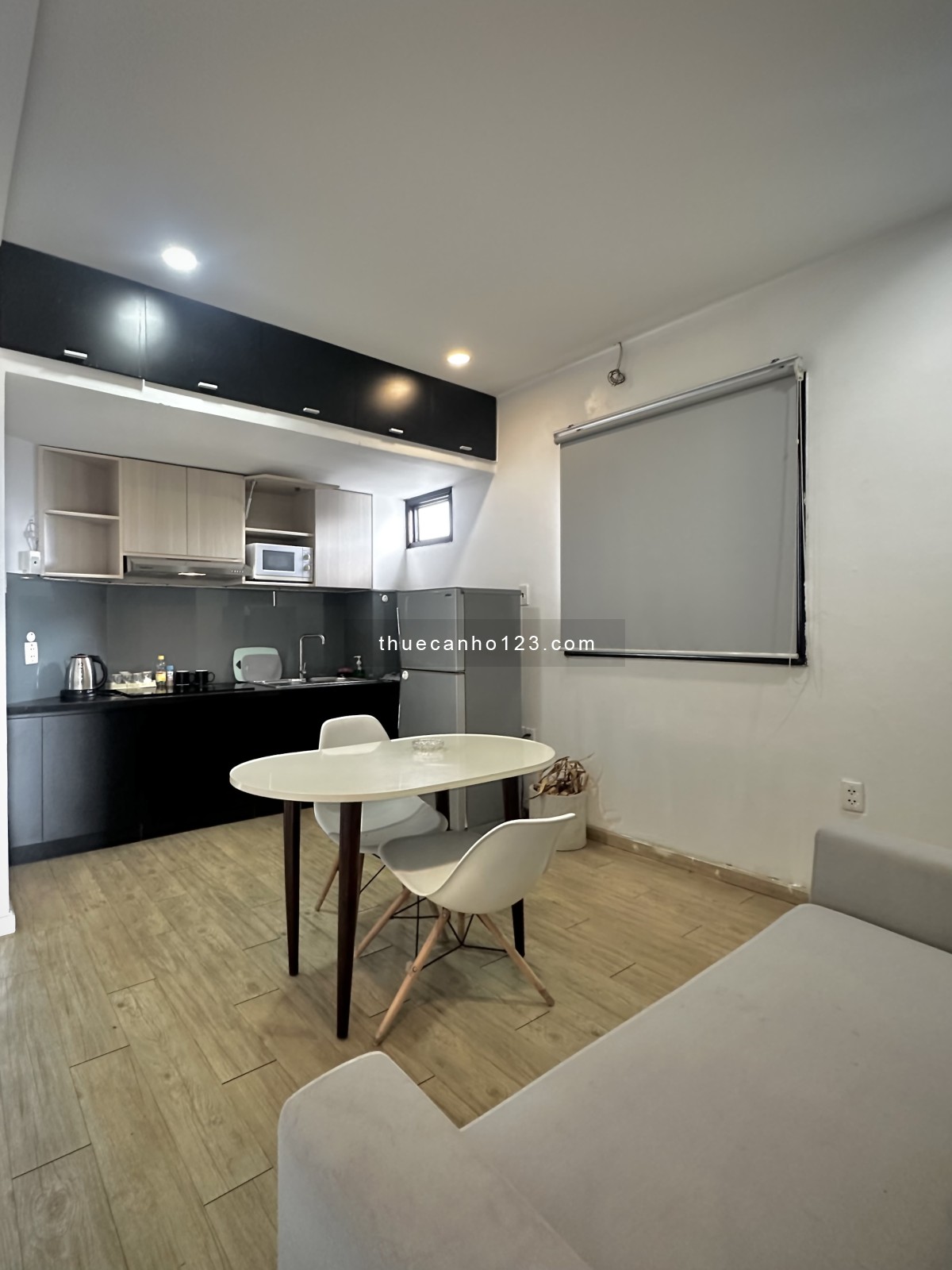 Căn hộ giá rẻ có thang máy, view bờ kè Hoàng Sa Quận 3