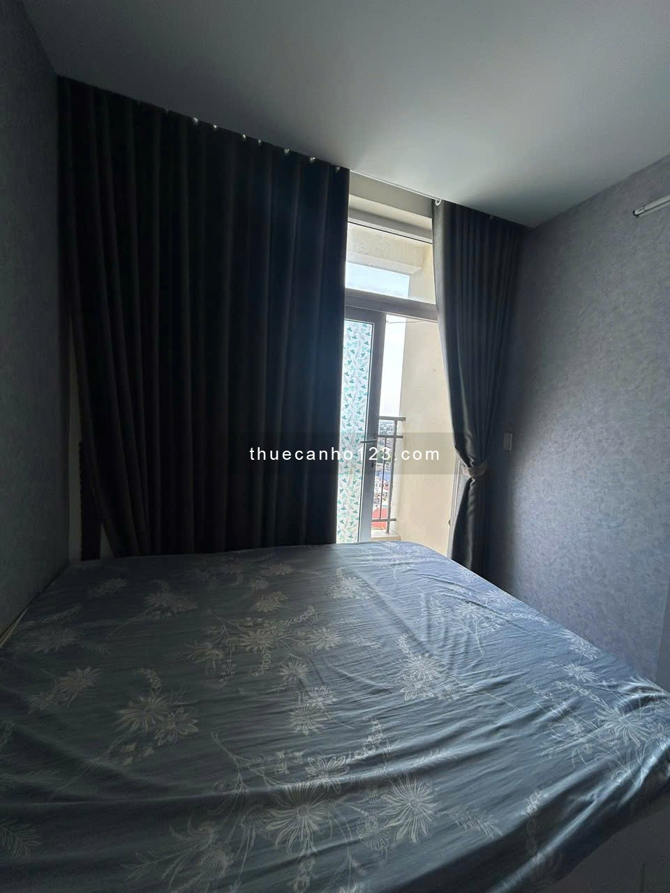 Chung cư Sky Center, Phổ Quang, TB: 2pn, 2wc 79m2, giá 17tr/th