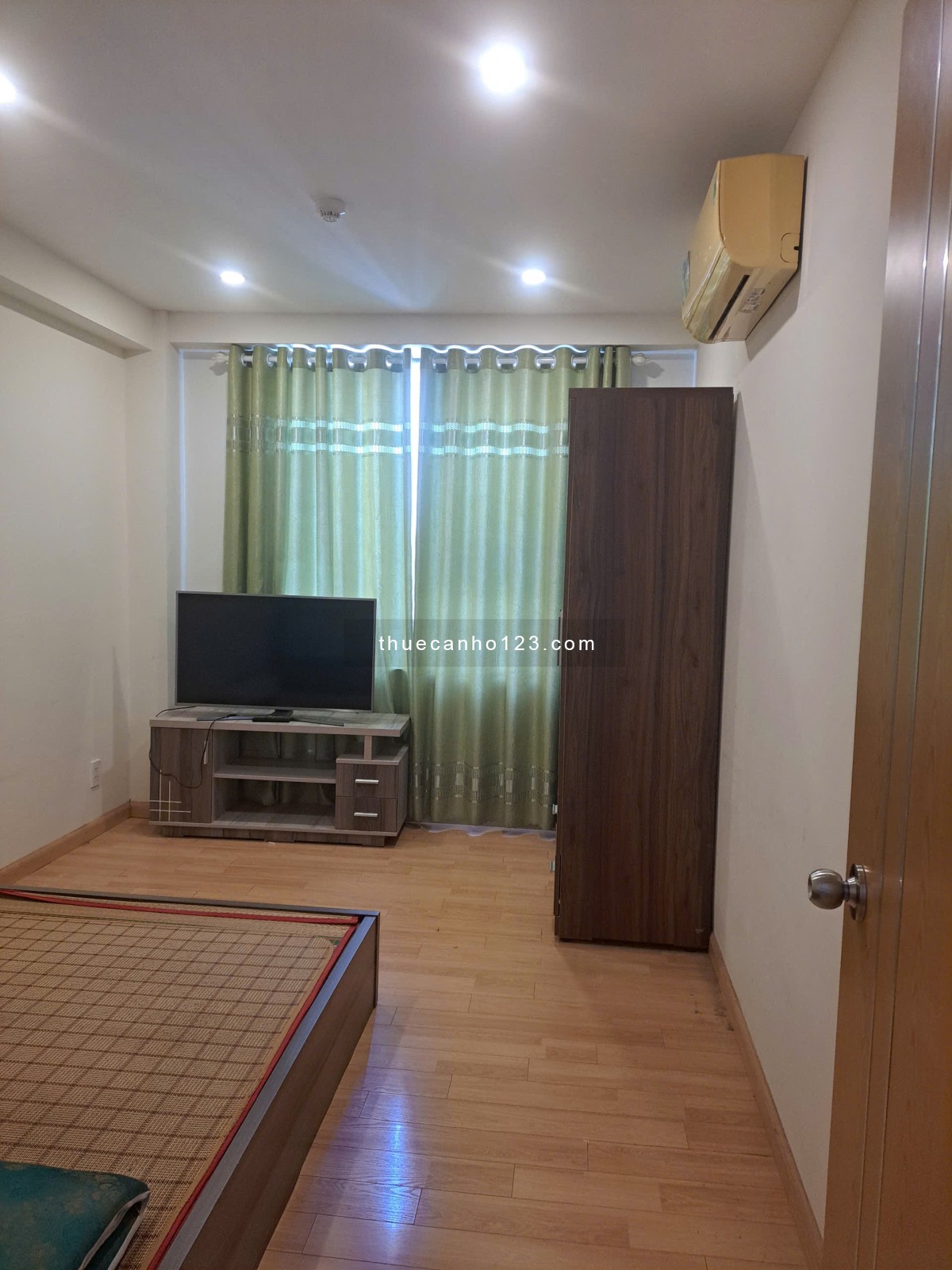 Cho thuê full nội thất căn góc, 71m², giá 10 triệu/tháng, nhà có sẵn