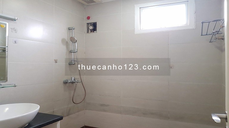 Cho thuê căn hộ dịch vụ tại Giảng Võ, Đống Đa, 100m2, 2PN, đầy đủ nội thất