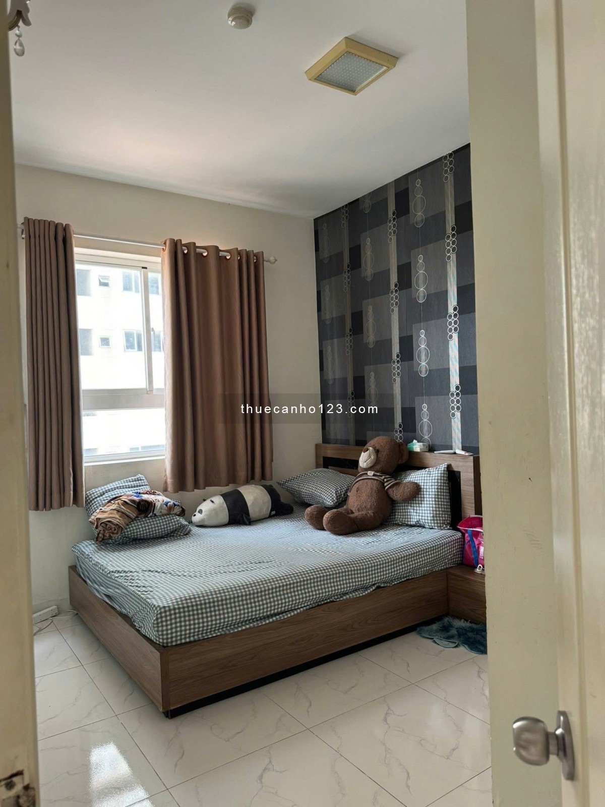 Chung cư Phúc Yên, Phan Huy Ích, P15, TB, 81m2, 2PN, 10tr/tháng.