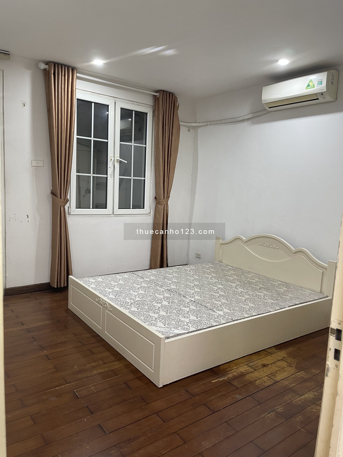 Cho thuê căn hộ Full đồ ở Dương Đình Nghệ, Cầu Giấy