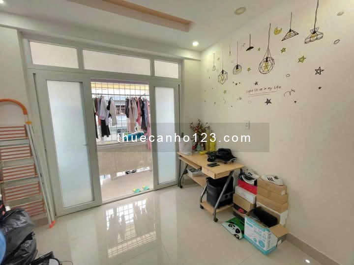 Chung cư 10A Trần Nhật Duật, Tân Định, Q1: 75m2, 2pn, ban công 12tr5