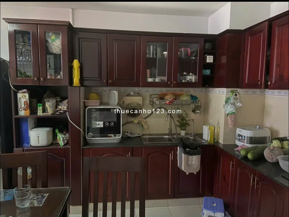 Chung cư Screc , P12, Q3, nội thất, 2p, 2wc, 85m2, giá 13tr/tháng