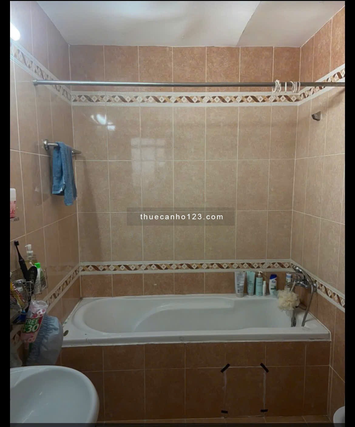 Chung cư Screc , P12, Q3, nội thất, 2p, 2wc, 85m2, giá 13tr/tháng