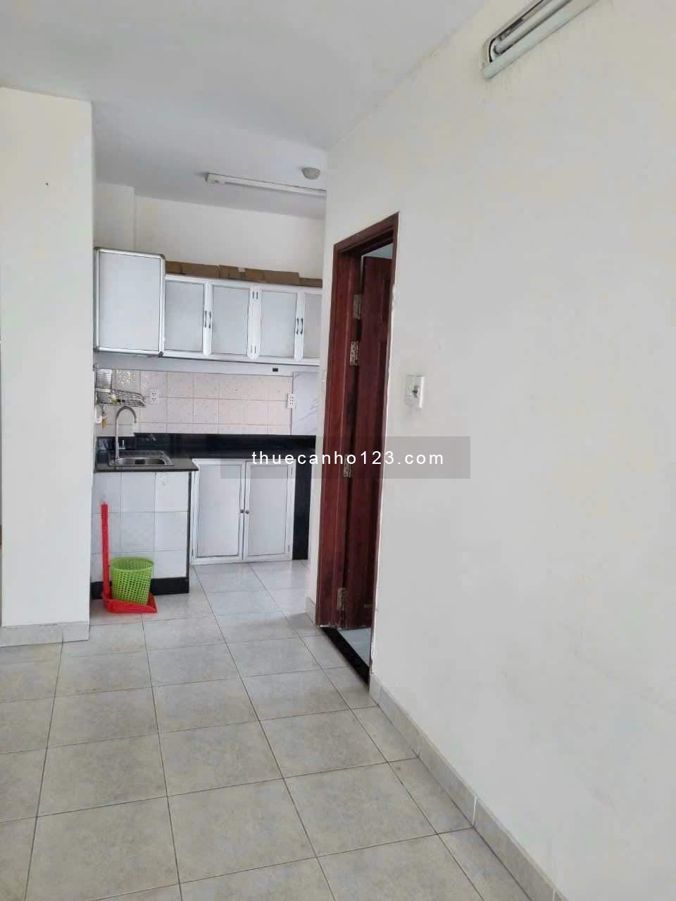 Cho thuê căn hộ Sacomreal - Hòa Binh, diện tích 60m2, giá 8tr