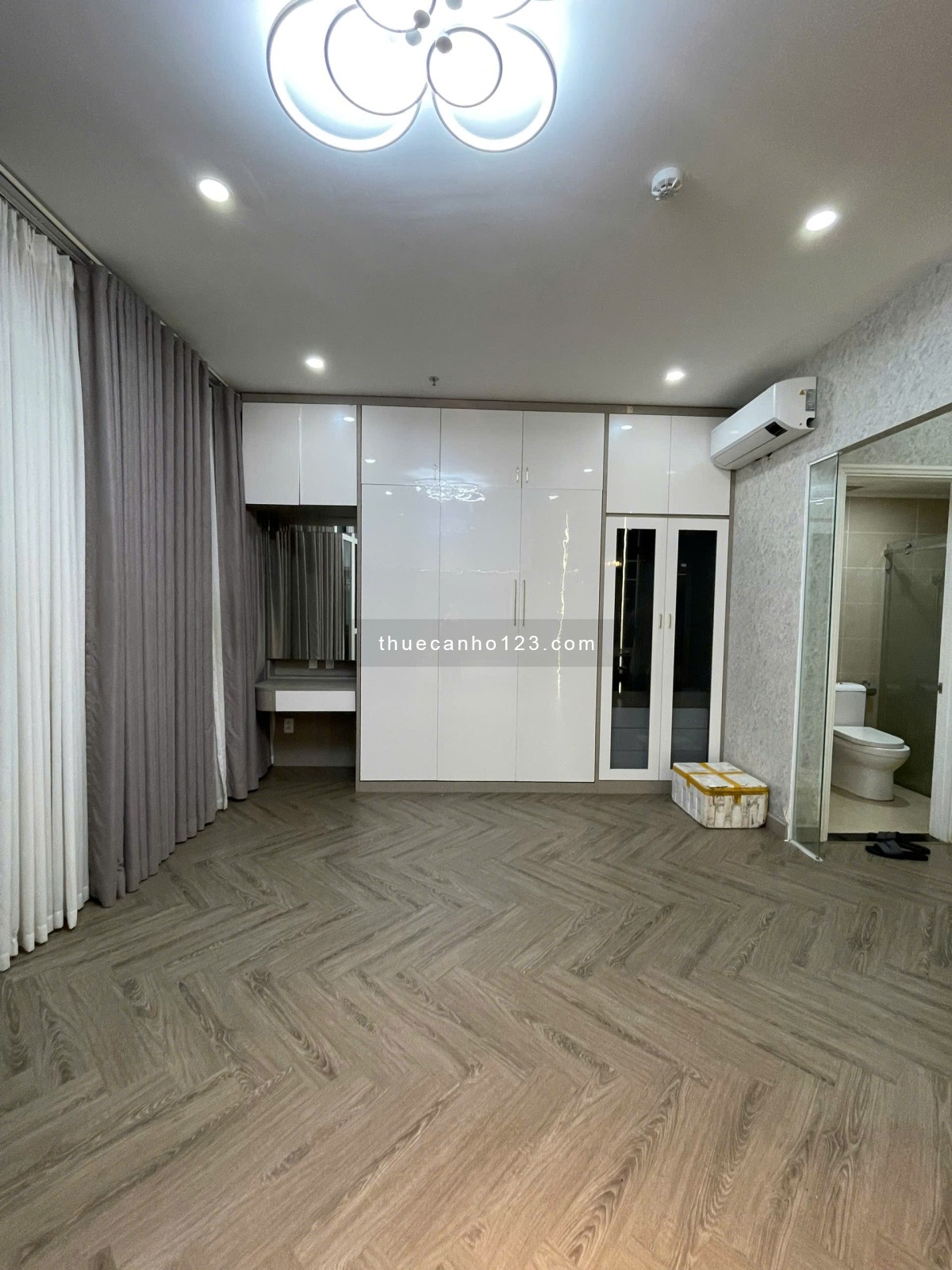 Cho thuê căn hộ Office-tel Florita Quận 7 để ở, 38m, full nội thất, 10.5 triệu, LH: 0917 492 608