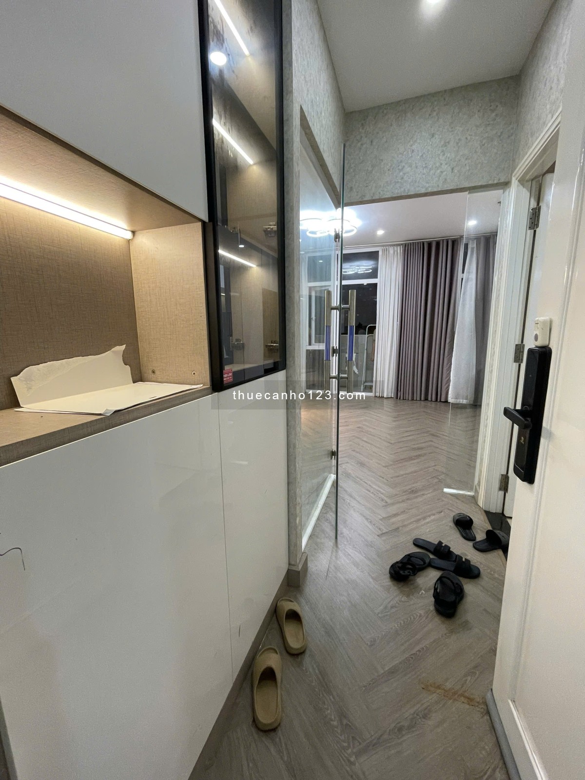 Cho thuê căn hộ Office-tel Florita Quận 7 để ở, 38m, full nội thất, 10.5 triệu, LH: 0917 492 608