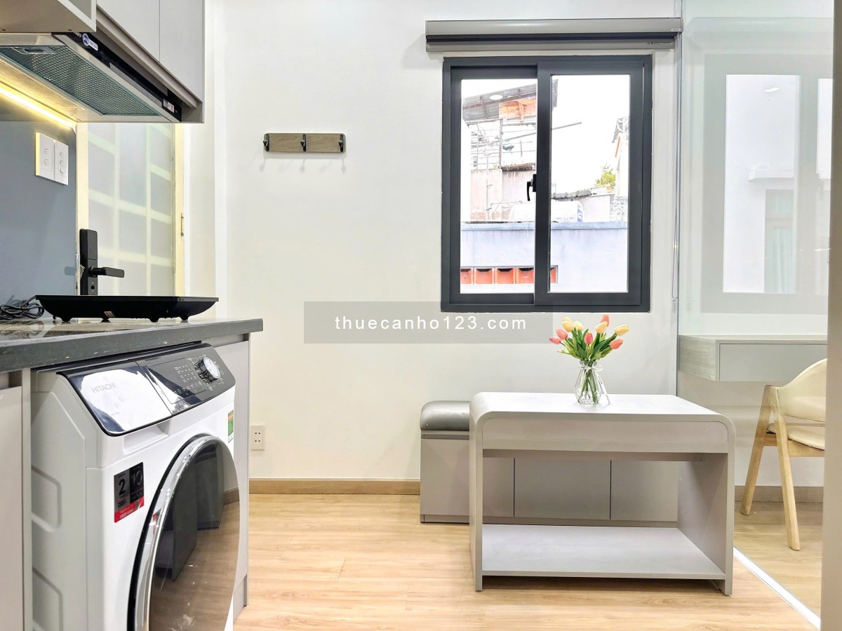 Cho thuê căn hộ dịch vụ với 1 phòng ngủ có ban công, full nội thất gần CVVH Lê Thị Riêng