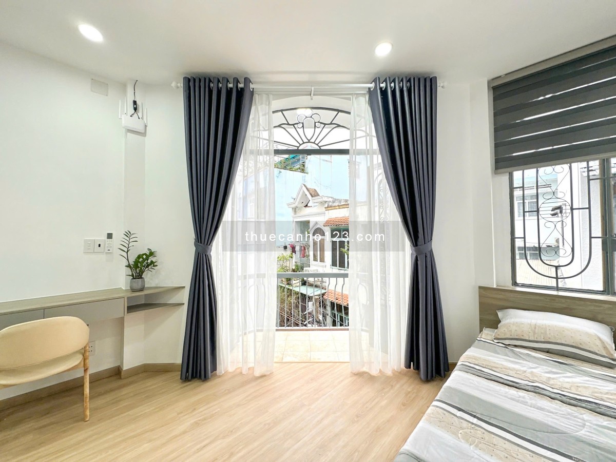 Cho thuê căn hộ dịch vụ với 1 phòng ngủ có ban công, full nội thất gần CVVH Lê Thị Riêng