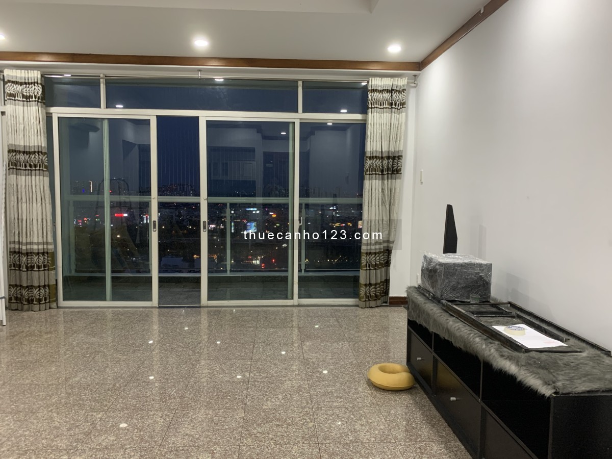 Thuê CHCC Hoàng Anh Riverview Q2 (138m, 3pn, giá 19 tr/th) Ban công lớn view thoáng mát cả ngày