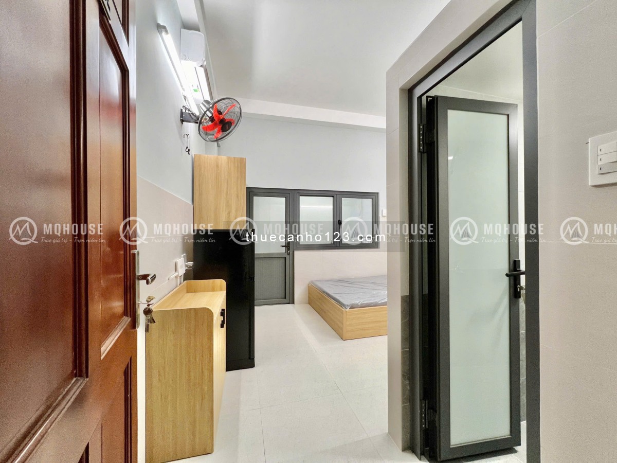 Cho thuê căn hộ studio tách bếp – Thang máy, nhà mới 100%, gần sân bay – CV Gia Định