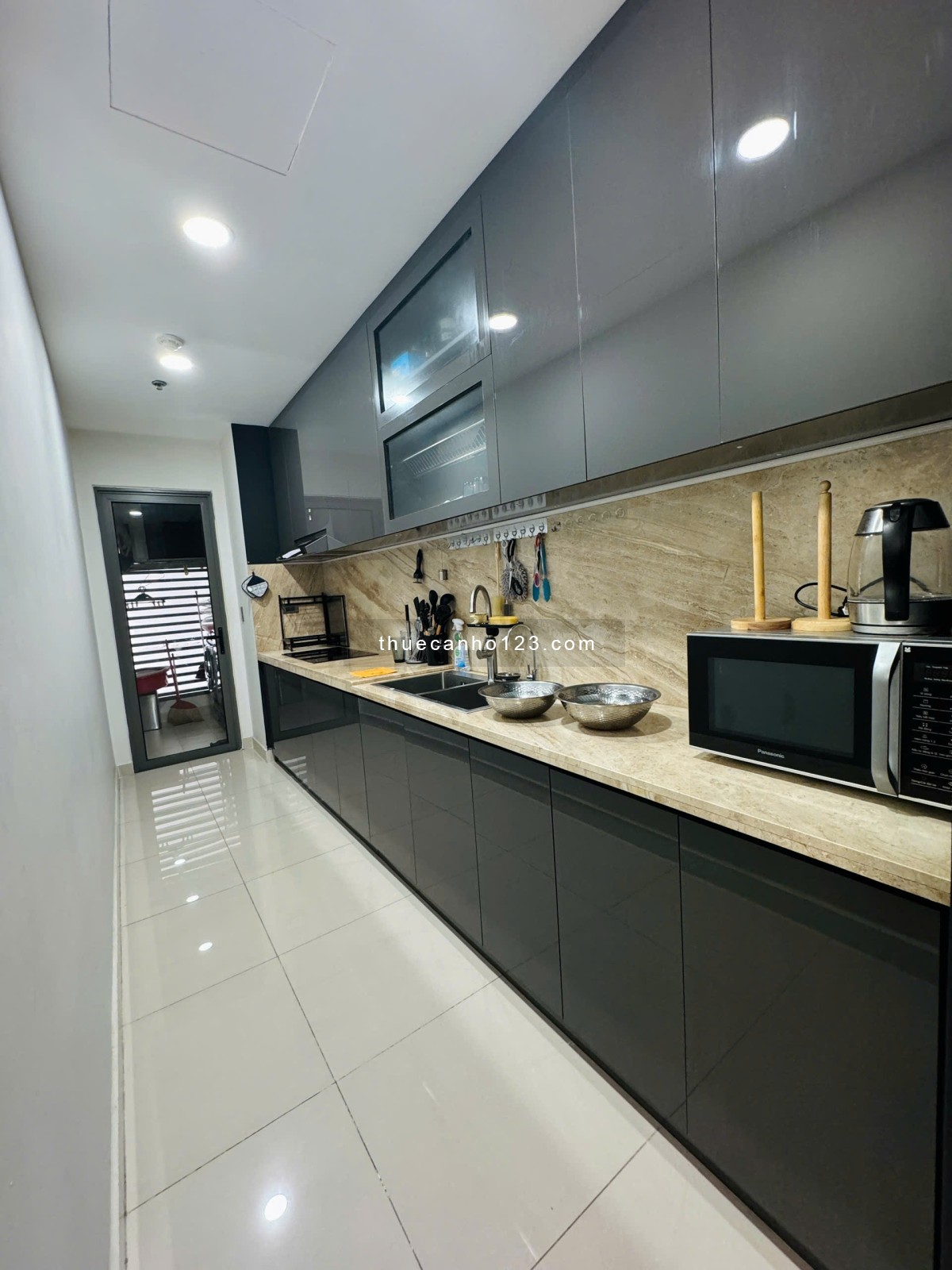 Căn Hộ 3 Phòng ngủ The TResor Quận 4 nội thất Luxury cho thuê ở liền