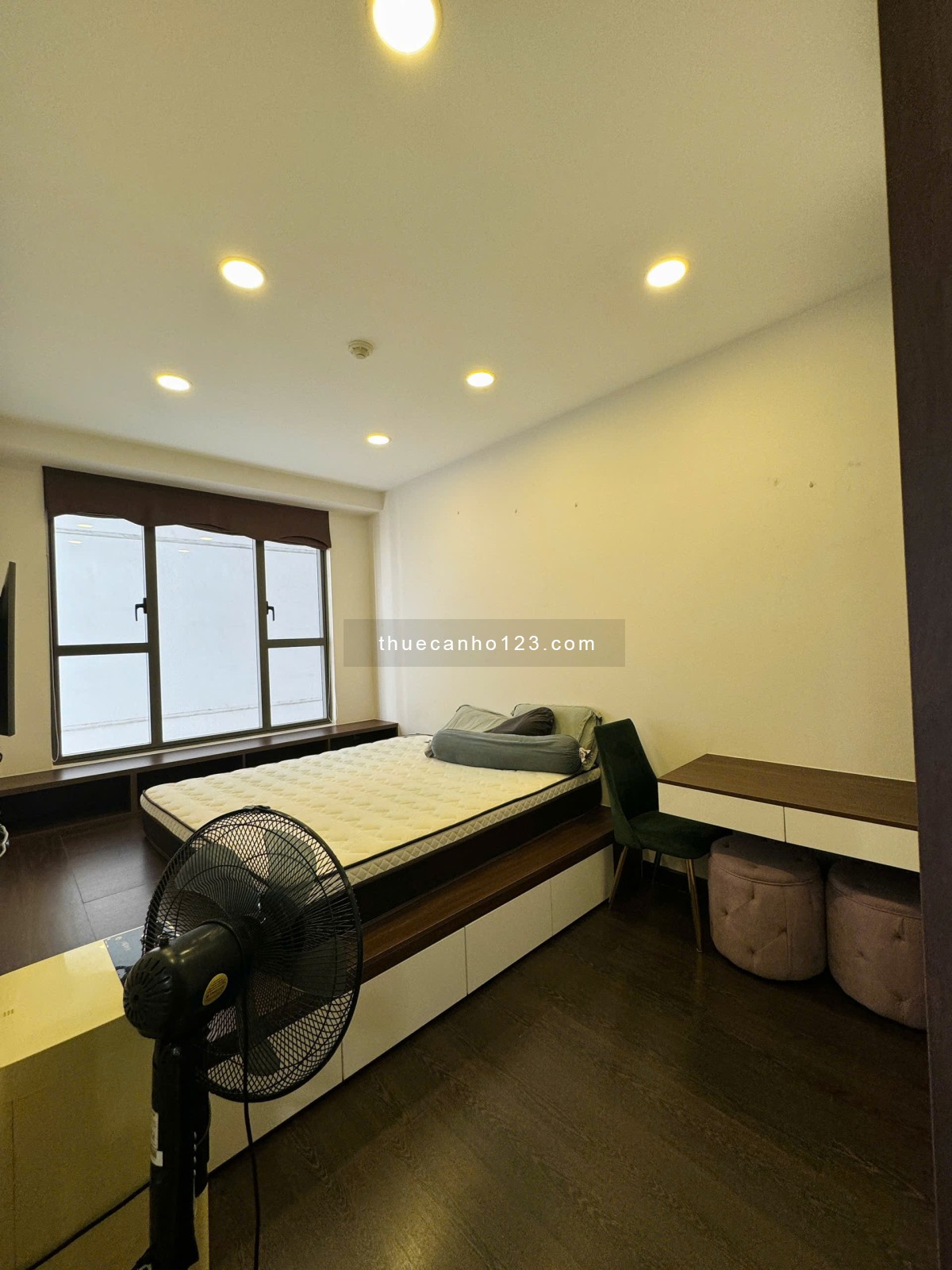 Căn Hộ 3 Phòng ngủ The TResor Quận 4 nội thất Luxury cho thuê ở liền