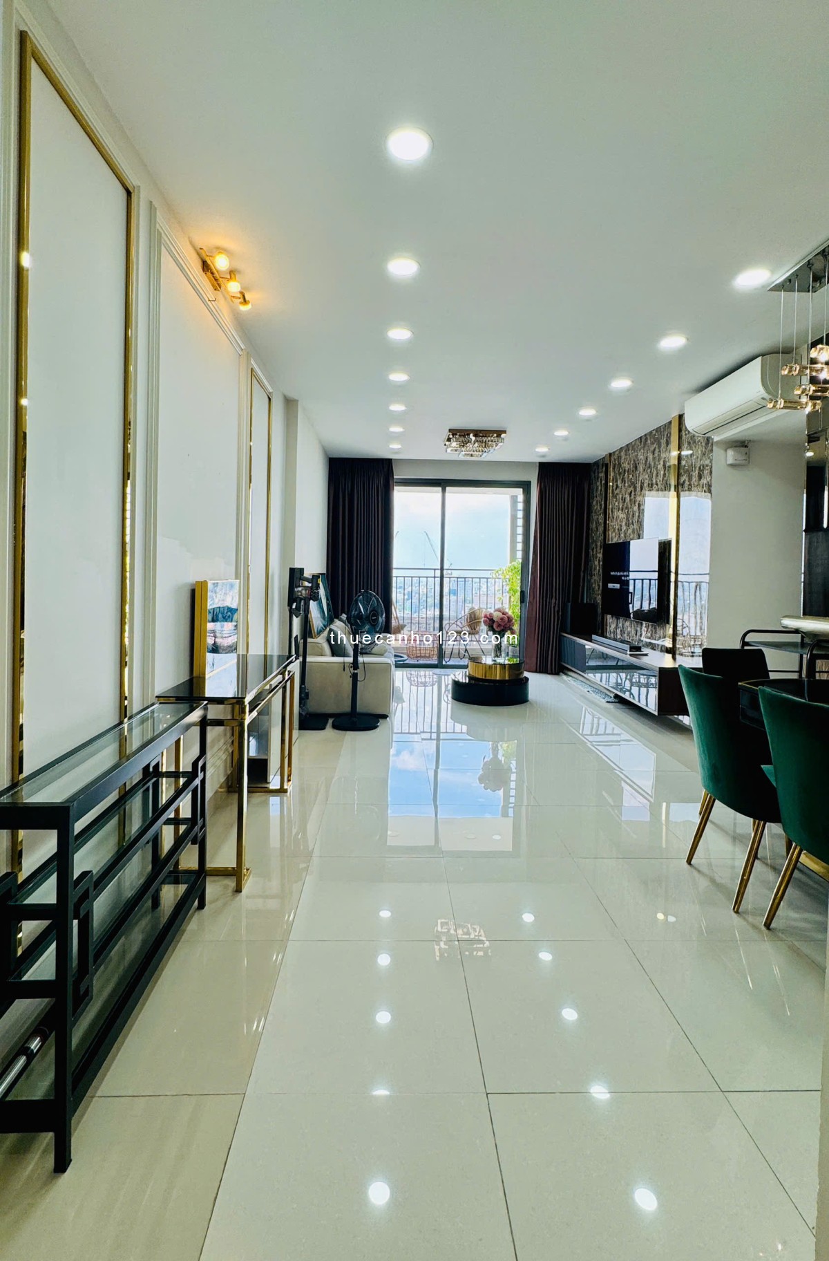 Căn Hộ 3 Phòng ngủ The TResor Quận 4 nội thất Luxury cho thuê ở liền