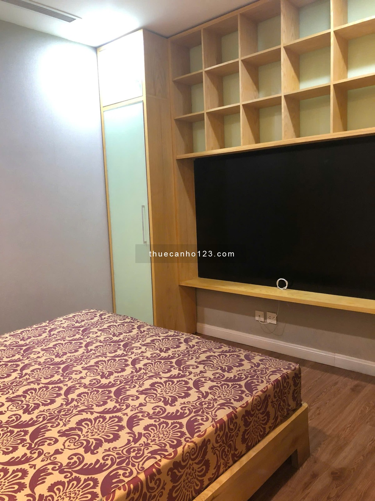 Cho thuê căn hộ Royal City 3 ngủ, full đồ diện tích 138m2