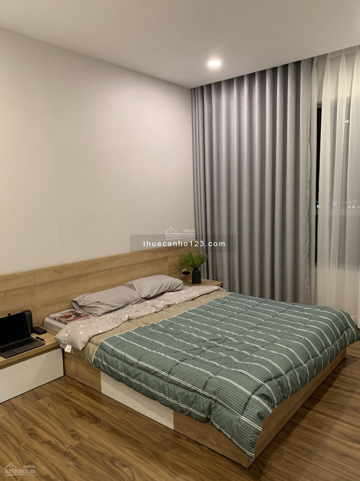 Cho thuê căn hộ The Manor, 2 phòng ngủ, nội thất đầy đủ, giá 18 triệu/tháng