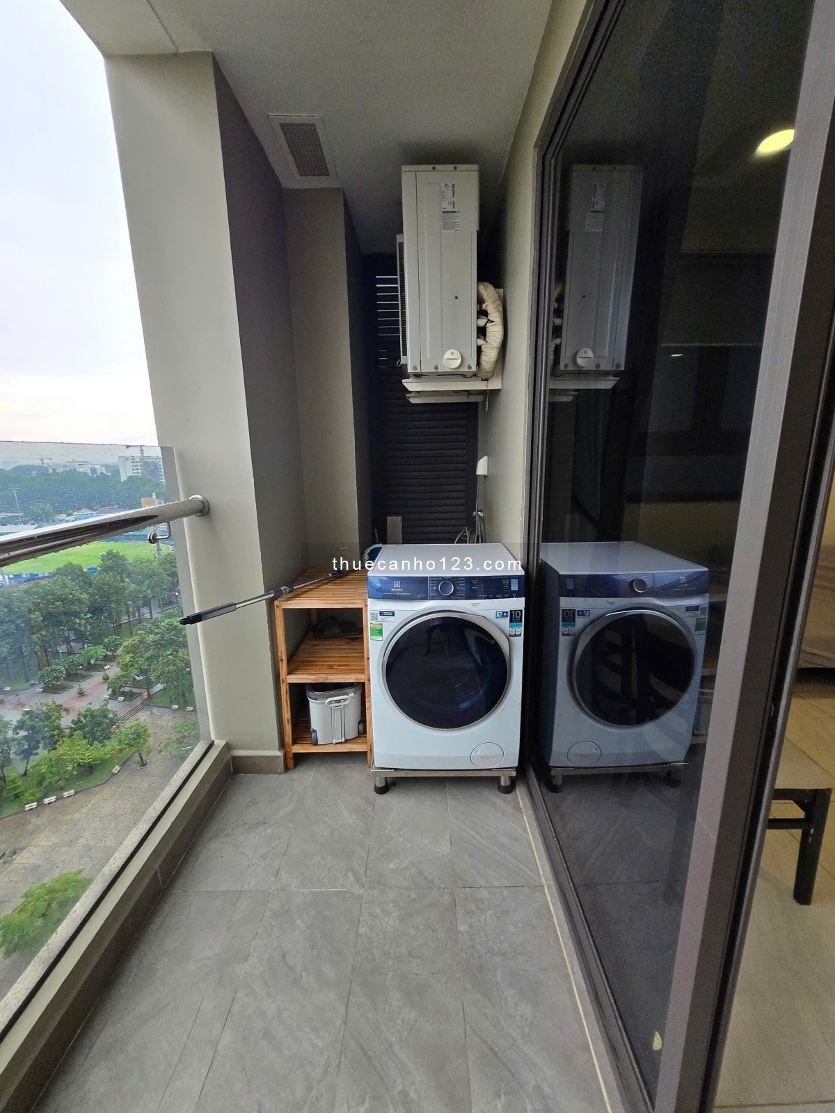 Cho thuê căn hộ Park Legend, 3Pn2Wc tiện nghi y hình 23Tr Vào Ở Ngay Tel 0942811343 Tony Real