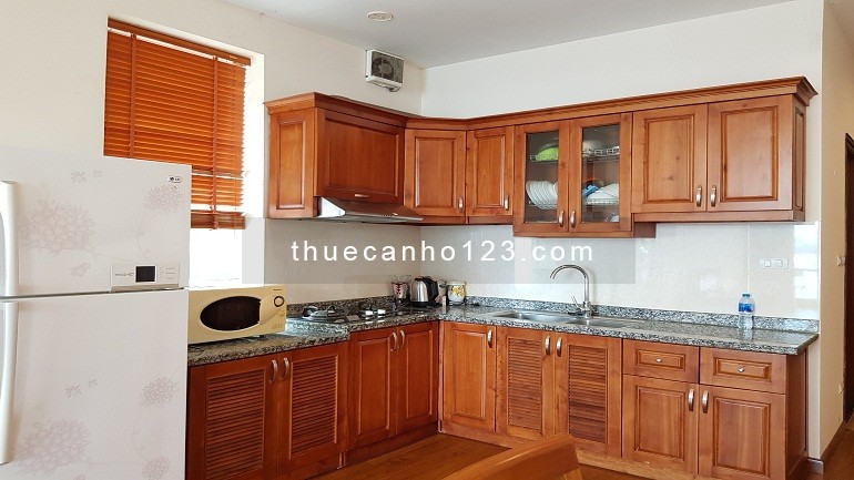 Cho thuê căn hộ dịch vụ tại Yên Hoa, Tây Hồ, 100m2, 2PN, view hồ, ban công, đầy đủ nội thất hiện đại