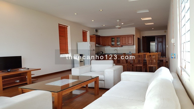 Cho thuê căn hộ dịch vụ tại Yên Hoa, Tây Hồ, 100m2, 2PN, view hồ, ban công, đầy đủ nội thất hiện đại