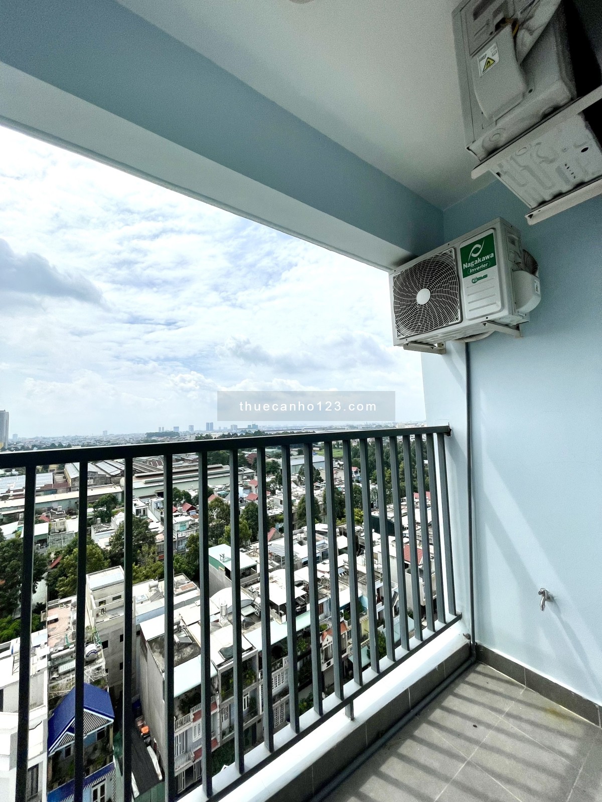 Cho thuê căn hộ 2PN gần ngã tư 550 Bình Dương