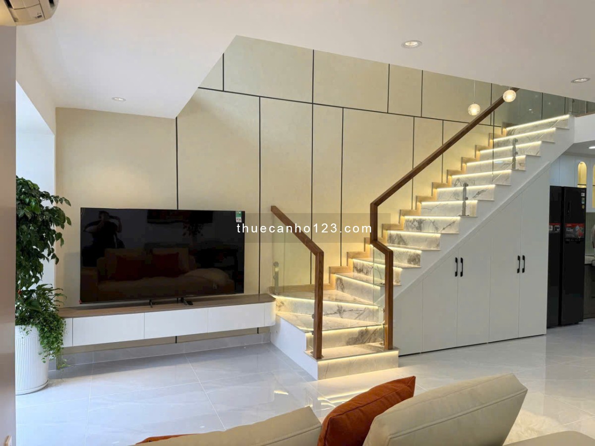 Cần cho thuê duplex Sky Garden Phú Mỹ Hưng Q7, 3pn 3wc 160m2 nhà đẹp giá 36tr/tháng