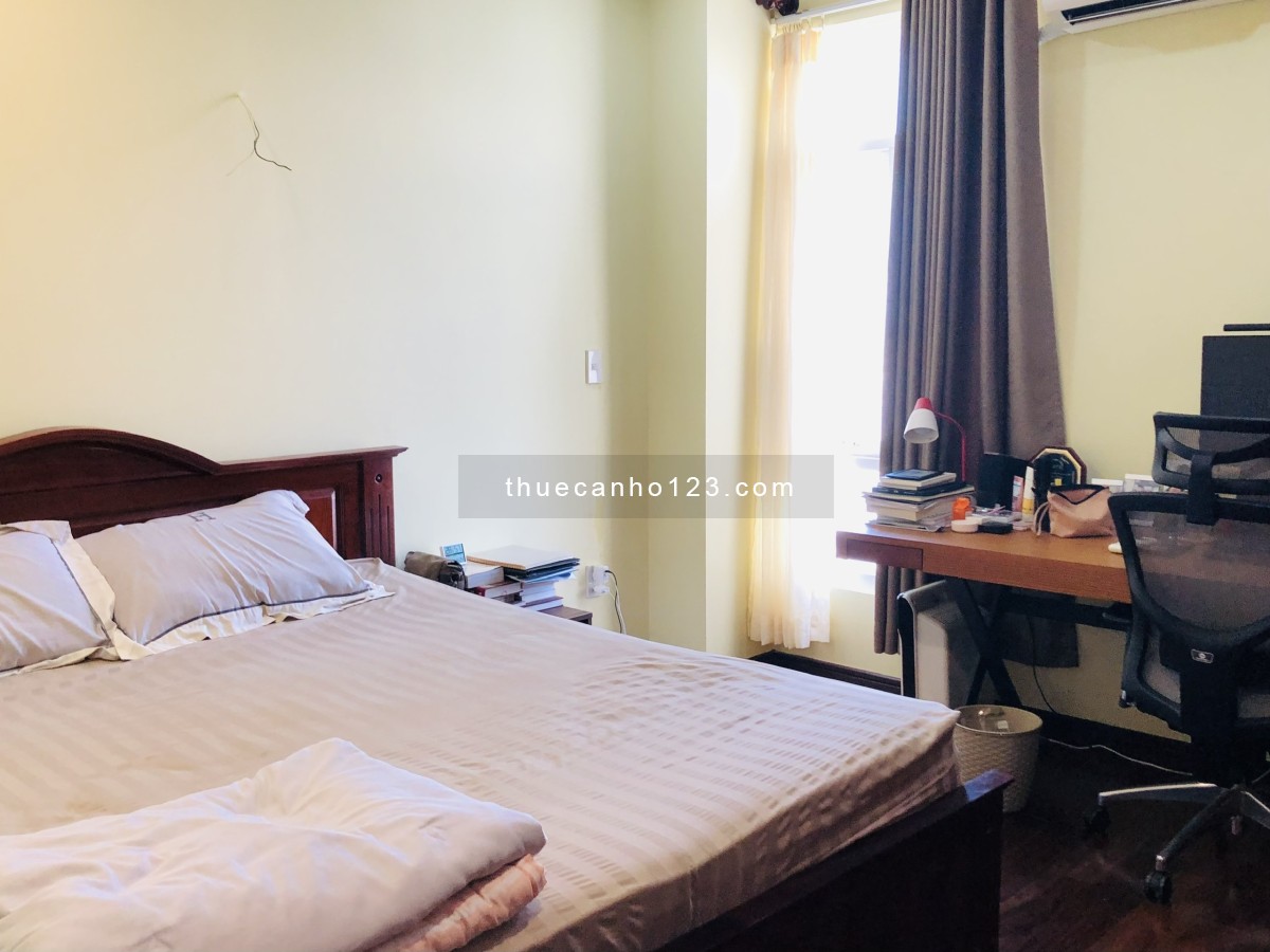 Cần cho thuê penthouse Sky Garden 3, Đường Phạm Văn Nghị. DT: 350m2, 3pn, view công viên giá 2000$