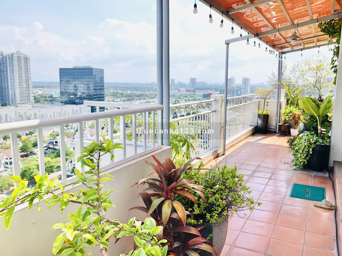 Cần cho thuê penthouse Sky Garden 3, Đường Phạm Văn Nghị. DT: 350m2, 3pn, view công viên giá 2000$