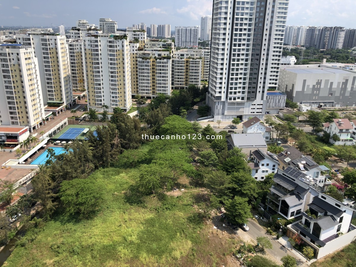 Cần cho thuê penthouse Sky Garden 3, Đường Phạm Văn Nghị. DT: 350m2, 3pn, view công viên giá 2000$
